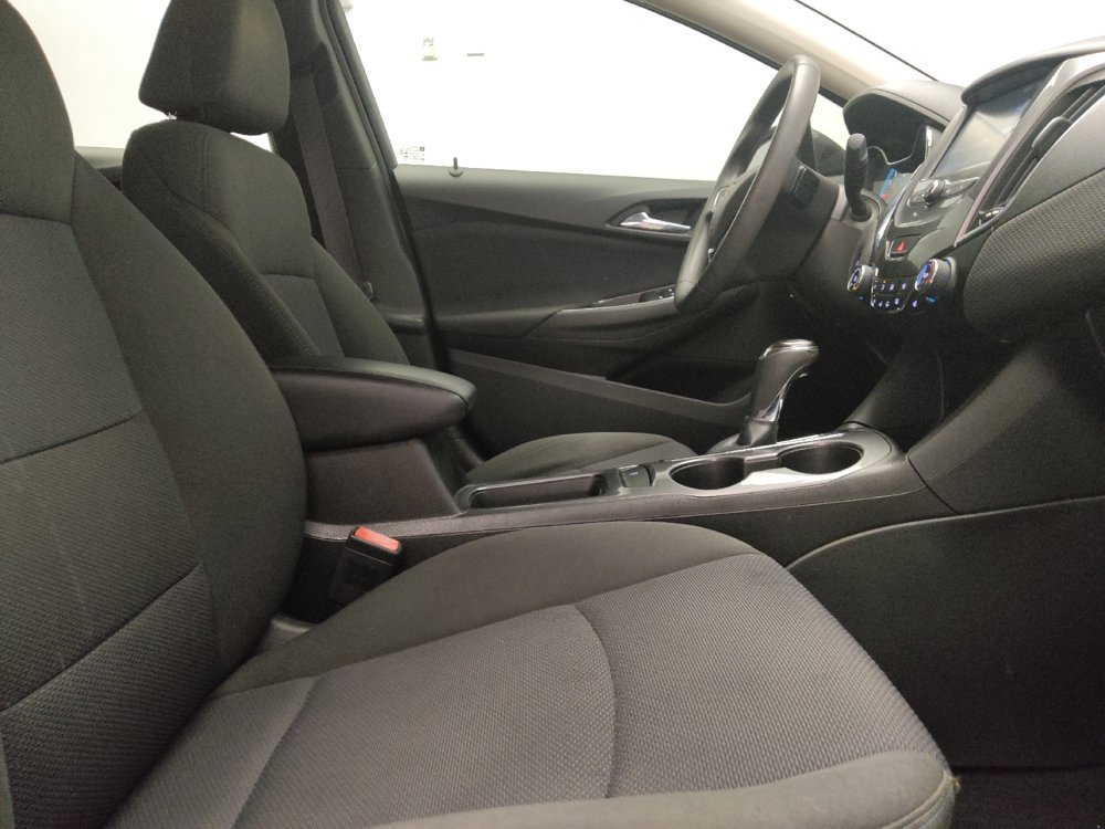 Used 2017 Chevrolet Cruze LT w/ Convenience Package FWD image 21