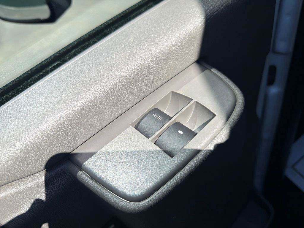 New 2026 GMC Savana 3500 w/ Power Convenience Package RWD image 14