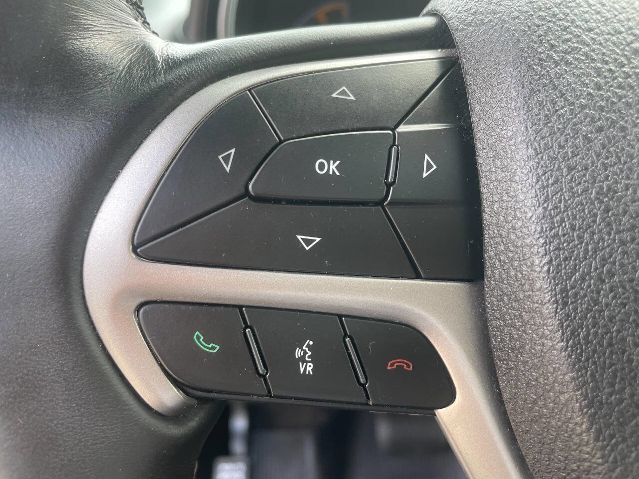 Used 2018 Jeep Grand Cherokee Limited image 35