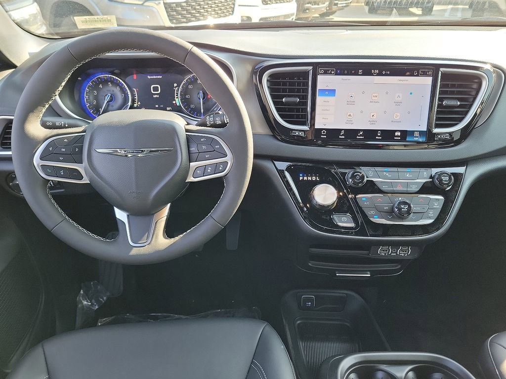 New 2025 Chrysler Voyager LX image 3