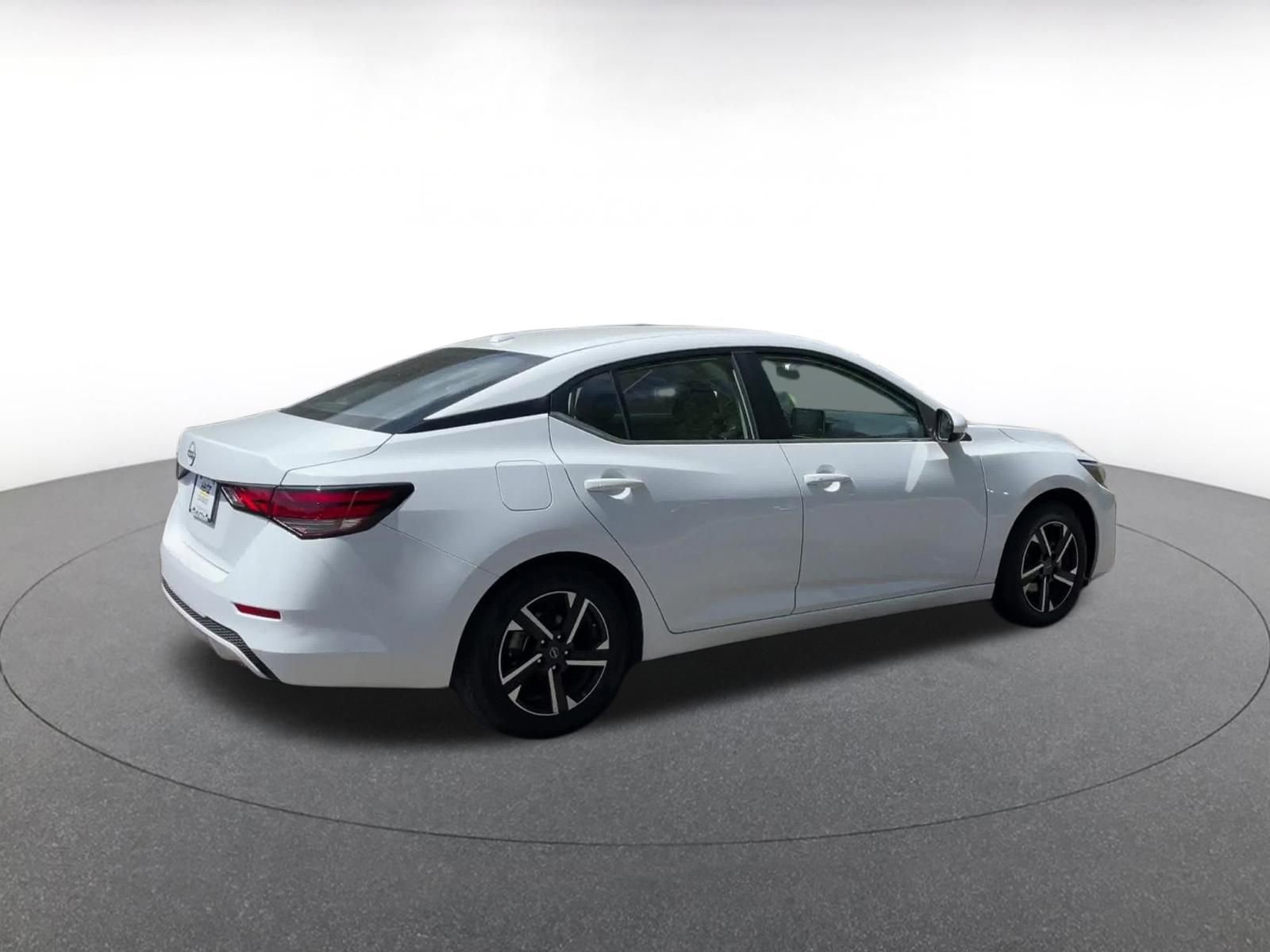 Used 2025 Nissan Sentra SV image 14