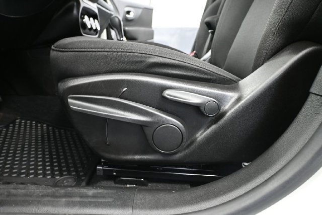 Used 2017 Jeep Renegade Latitude w/ Cold Weather Group AWD/4WD image 15