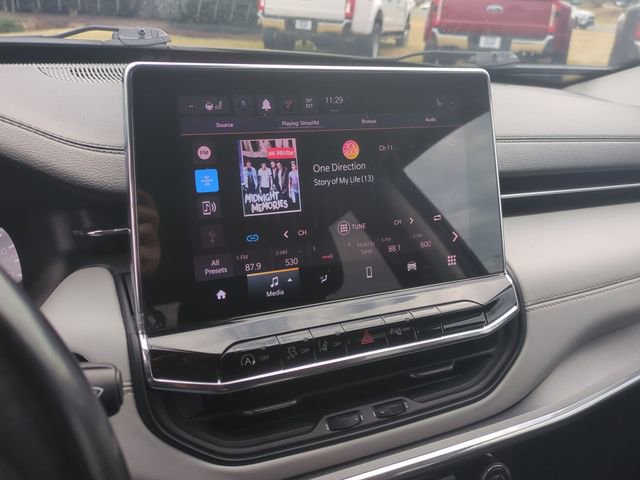 Used 2022 Jeep Compass Limited image 24