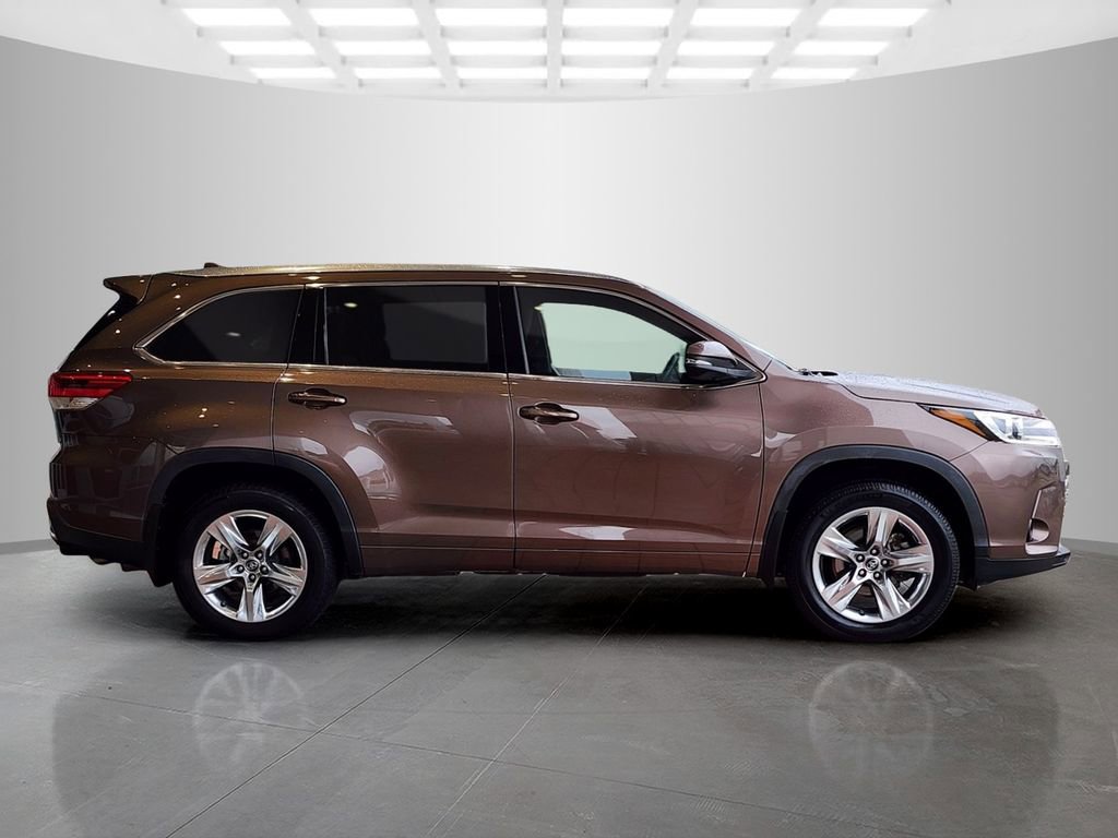 Used 2019 Toyota Highlander Limited FWD image 3