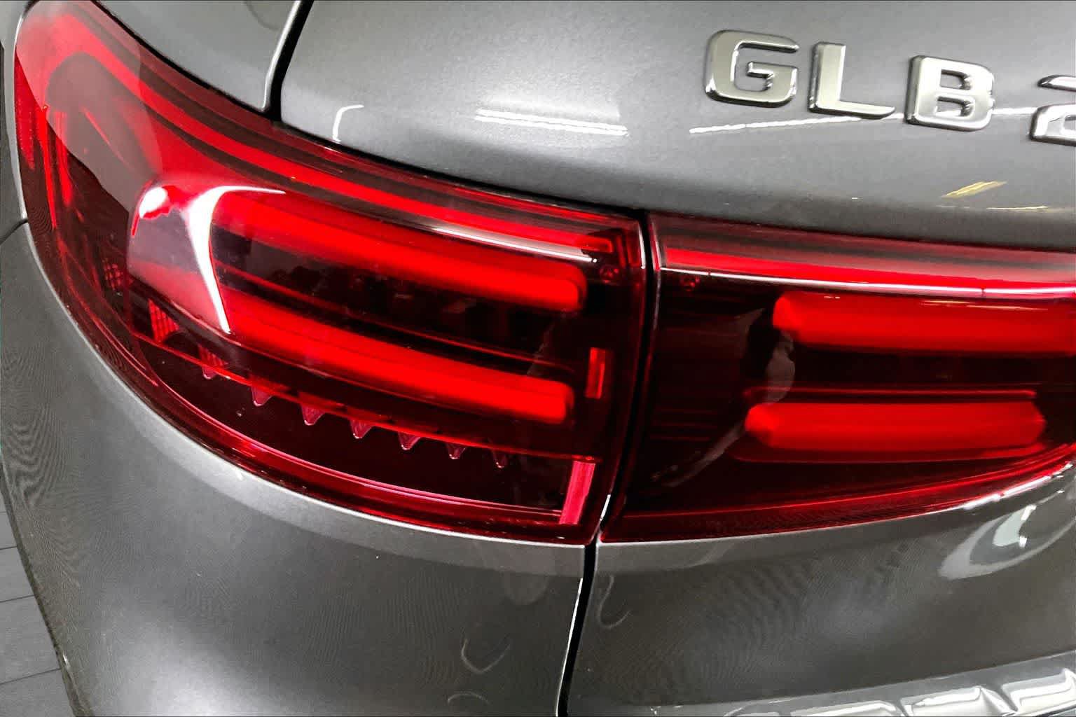 New 2026 Mercedes-Benz GLB 250 4MATIC image 6