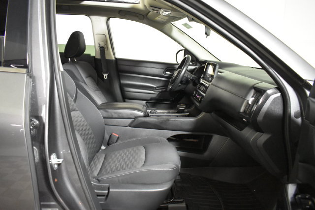 Used 2022 Nissan Pathfinder SV w/ SV Premium Package AWD/4WD image 36