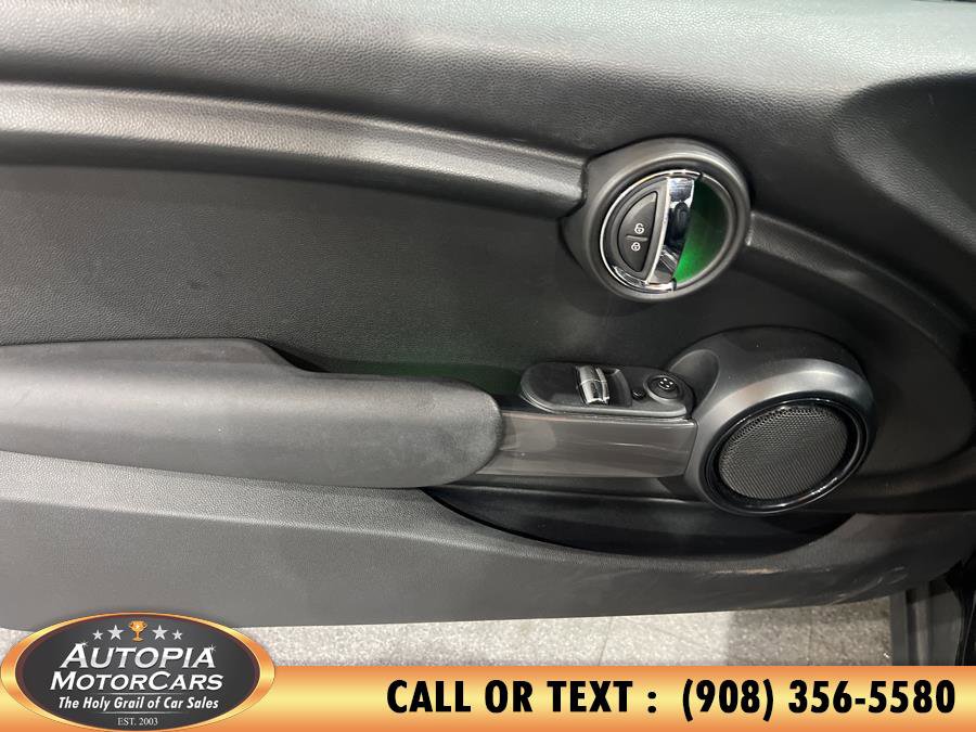 Used 2019 MINI Cooper 2-Door Hardtop w/ Storage Package image 16