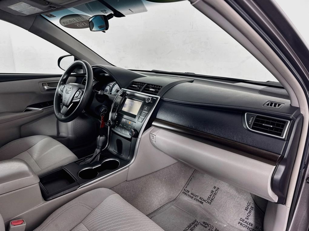 Used 2015 Toyota Camry LE FWD image 29