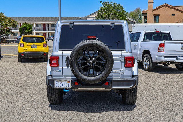 Used 2024 Jeep Wrangler Sahara w/ Technology Group AWD/4WD image 5