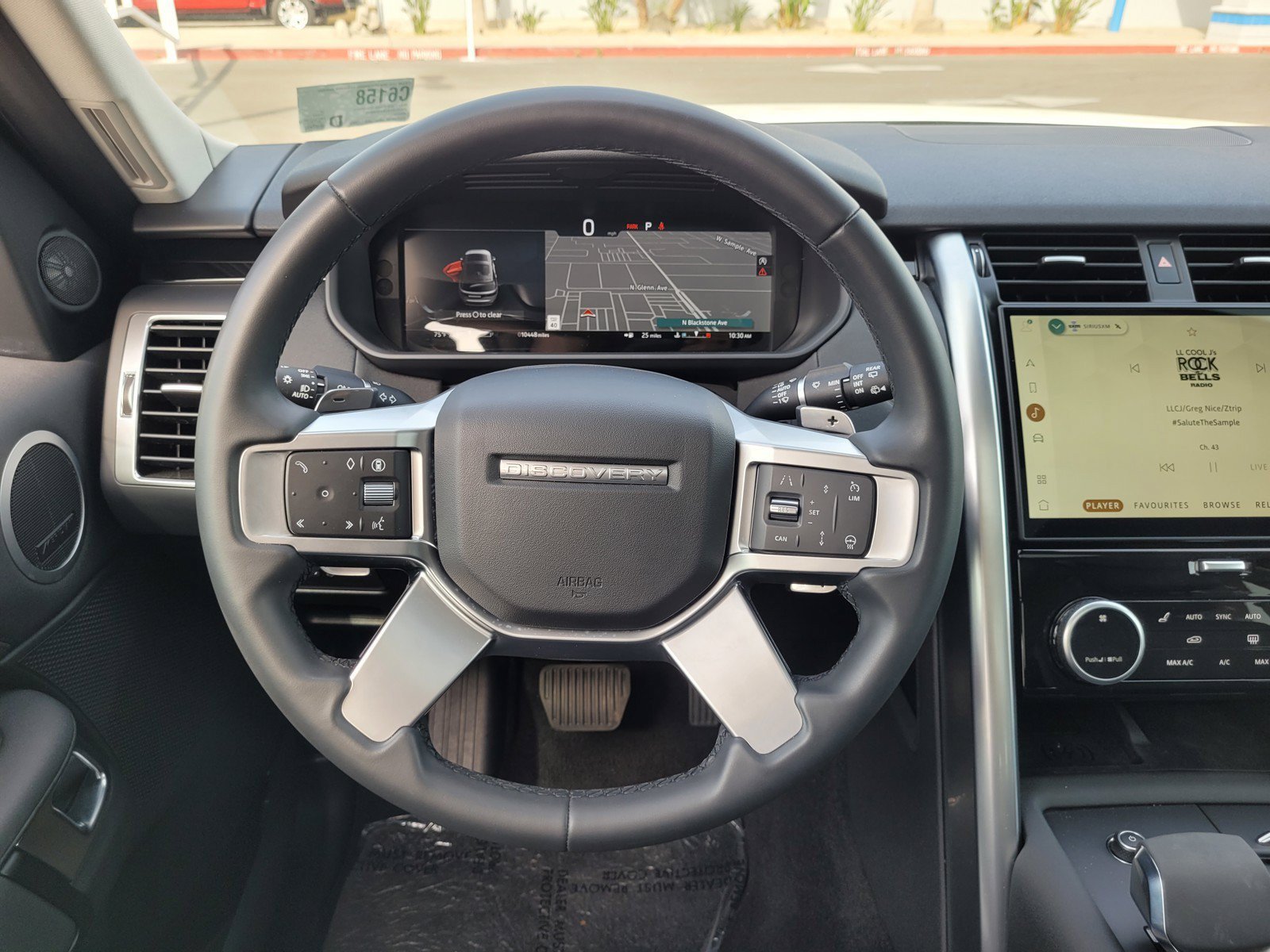 Used 2024 Land Rover Discovery S AWD/4WD image 17