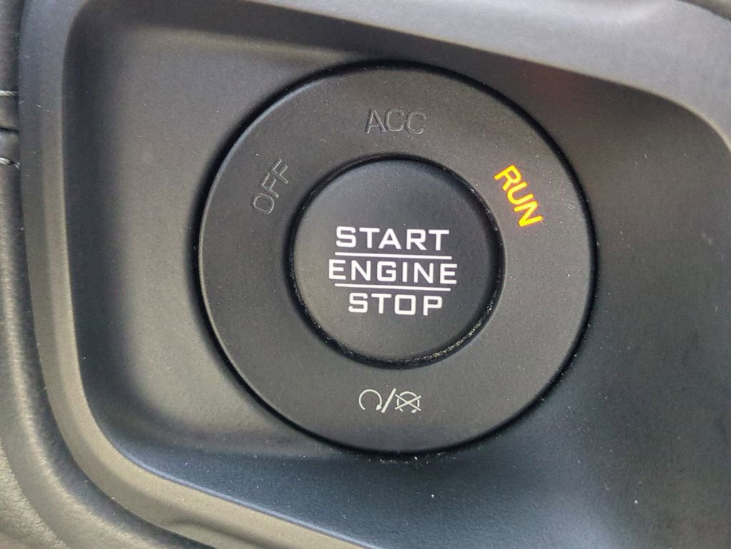 Used 2025 Jeep Wrangler Sahara 4xe image 31