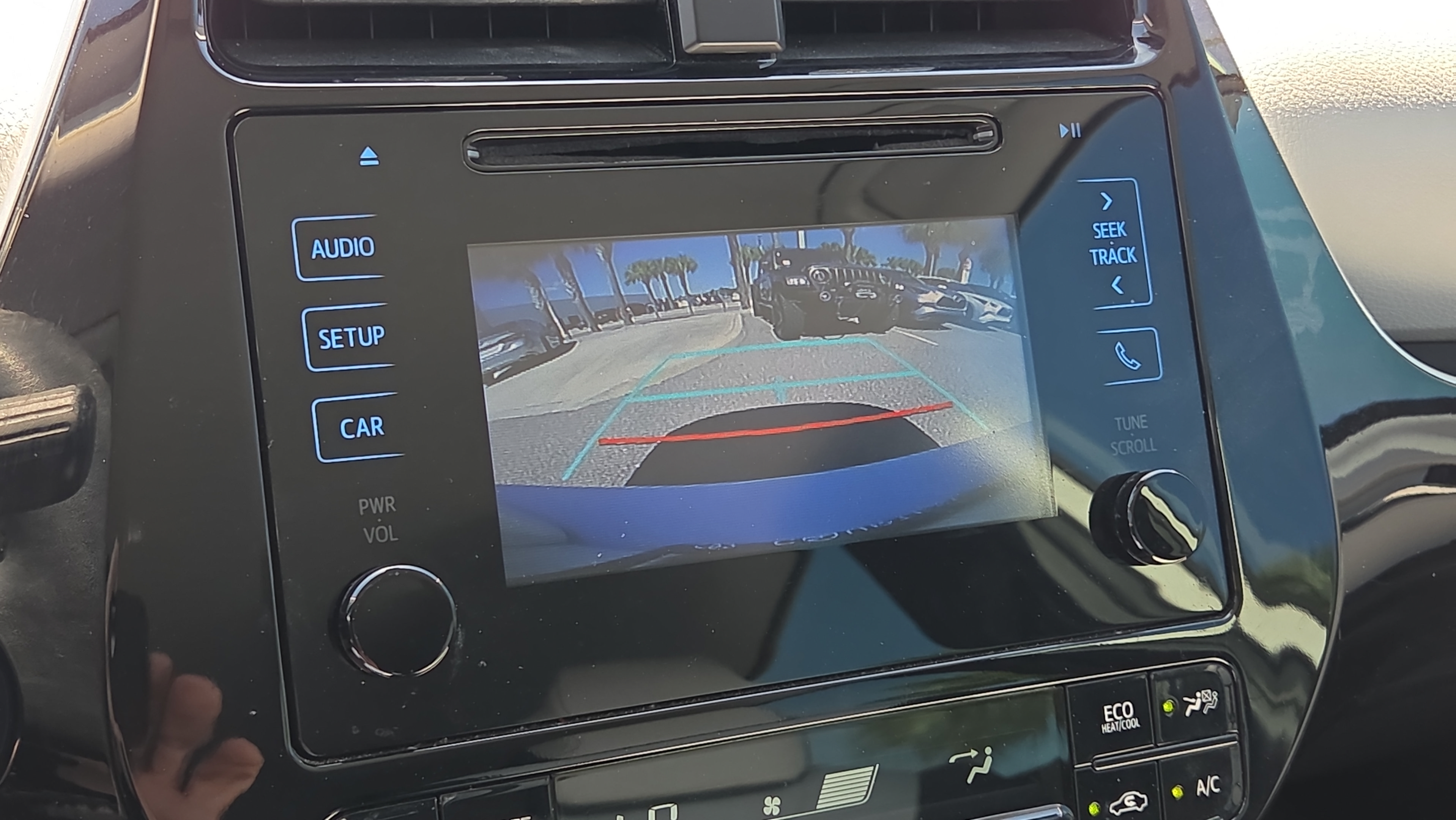 Used 2019 Toyota Prius XLE FWD image 20