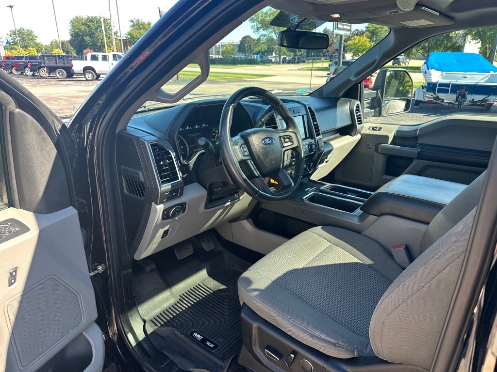 Used 2017 Ford F150 XLT w/ Equipment Group 302A Luxury image 11