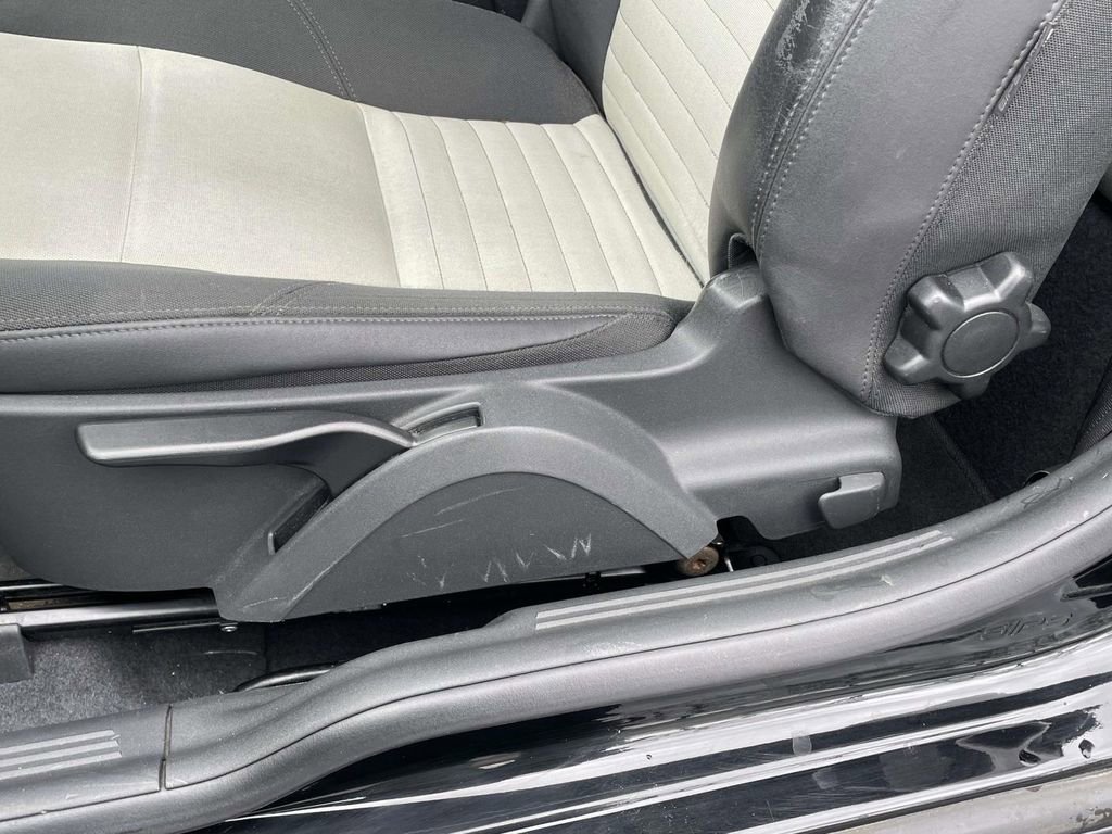 Used 2012 Volvo C30 T5 image 5