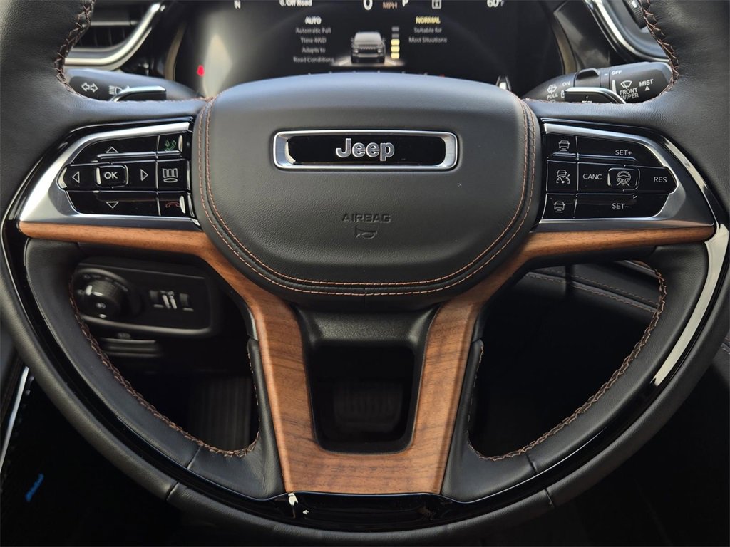New 2025 Jeep Grand Cherokee Summit image 22