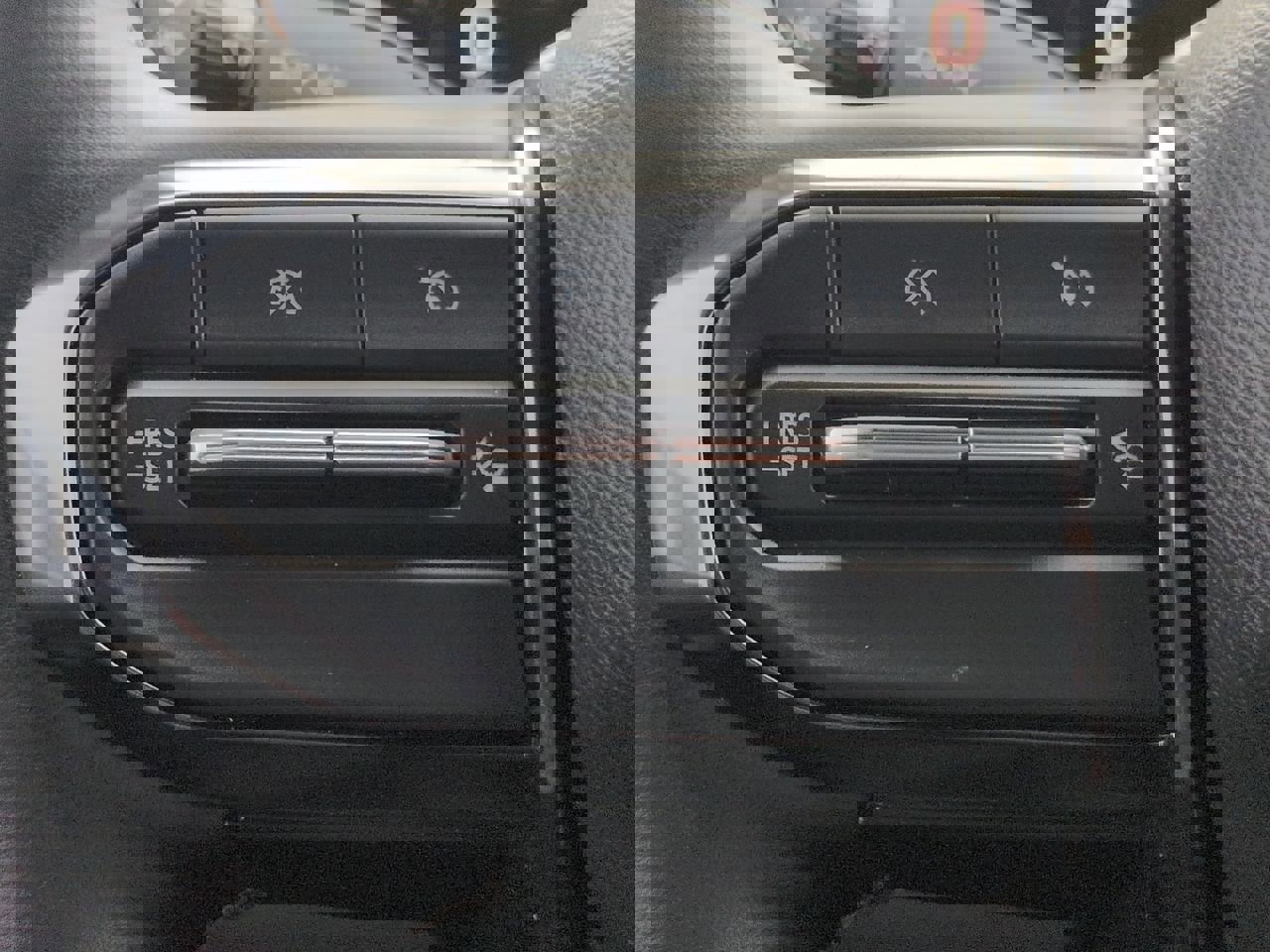 Certified 2025 GMC Canyon AT4 w/ AT4 Premium Package image 33