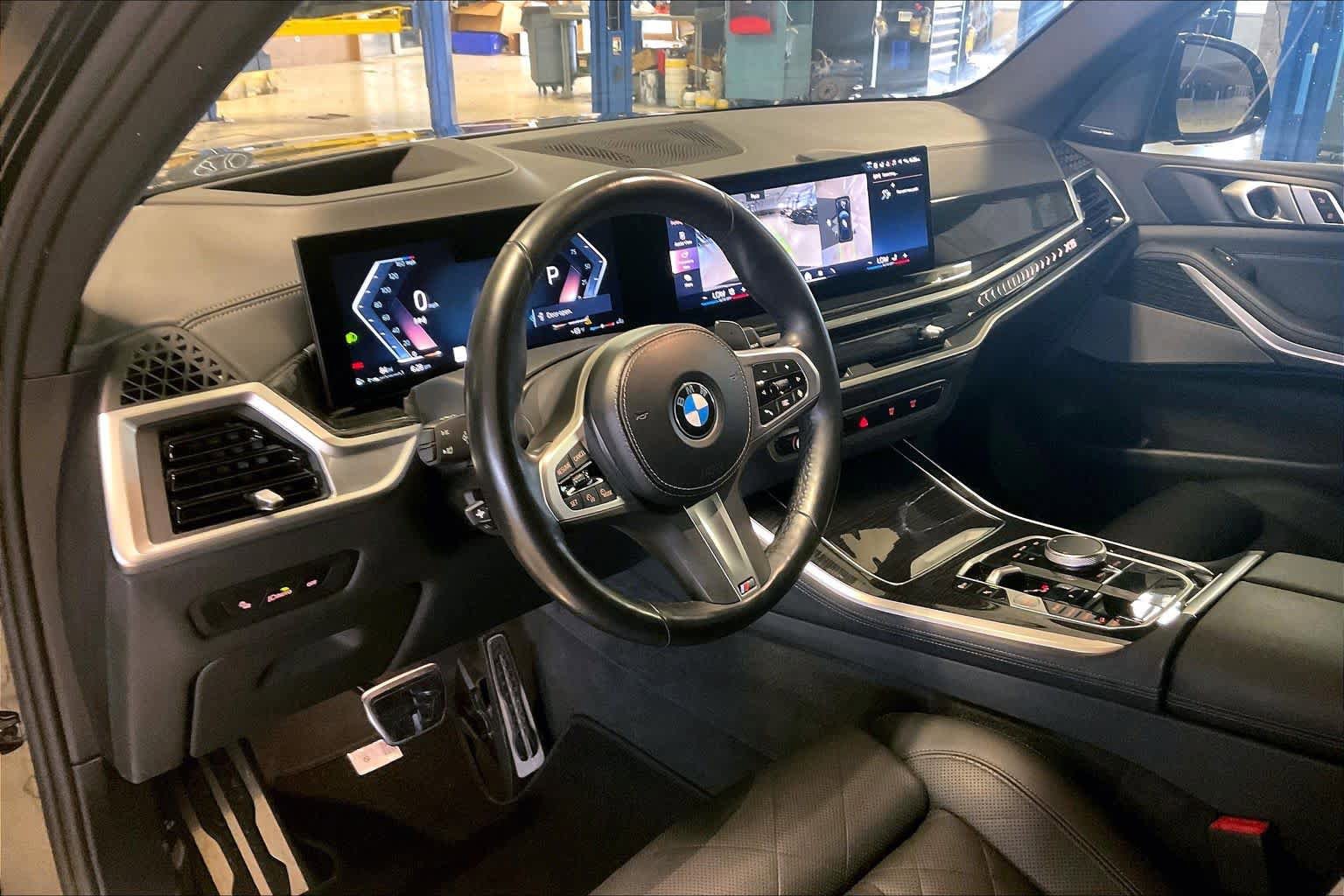 Used 2024 BMW X5 xDrive40i w/ M Sport Package image 16