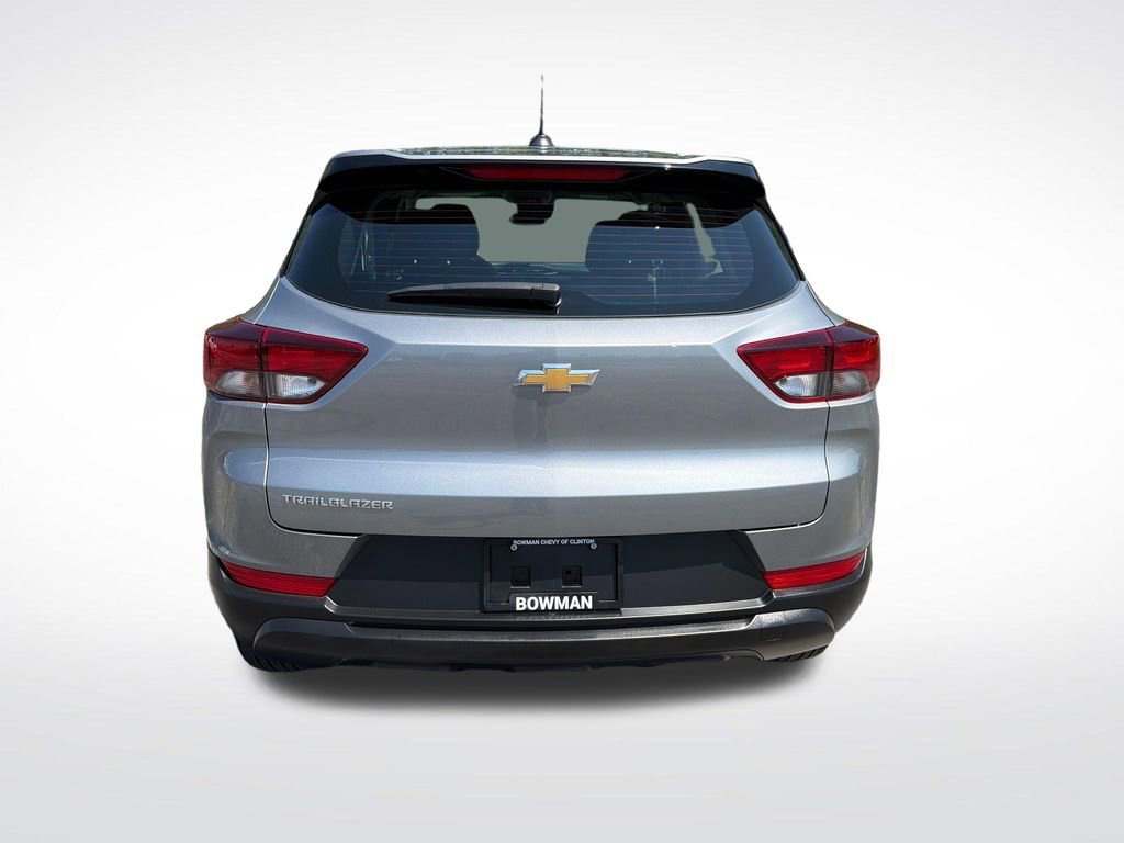 Used 2023 Chevrolet TrailBlazer LS FWD image 5