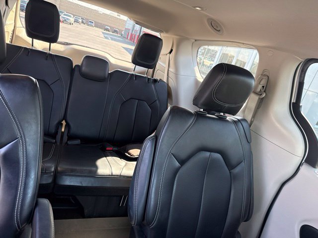 Used 2023 Chrysler Pacifica Touring-L AWD/4WD image 26