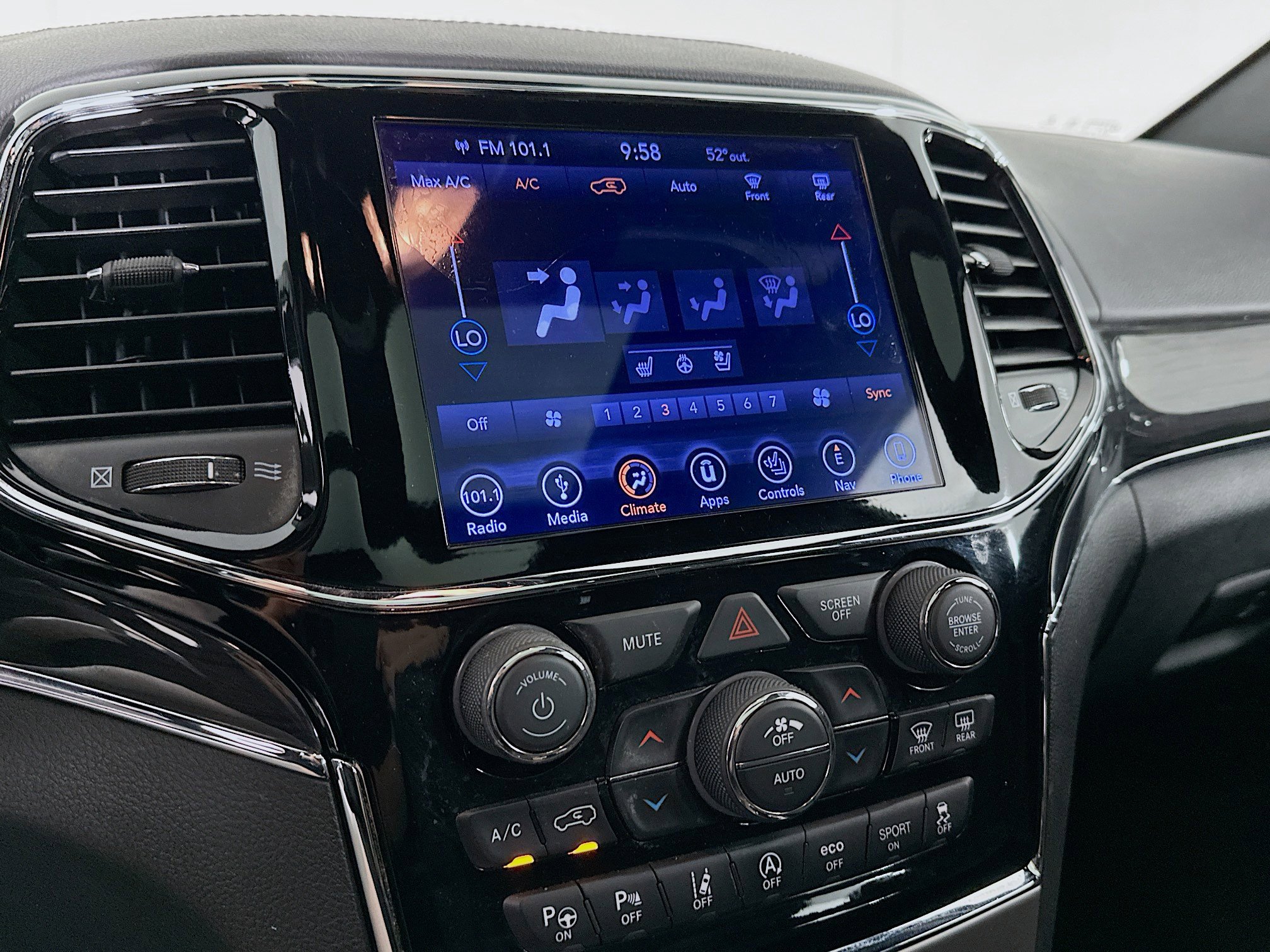 Used 2019 Jeep Grand Cherokee Overland image 24