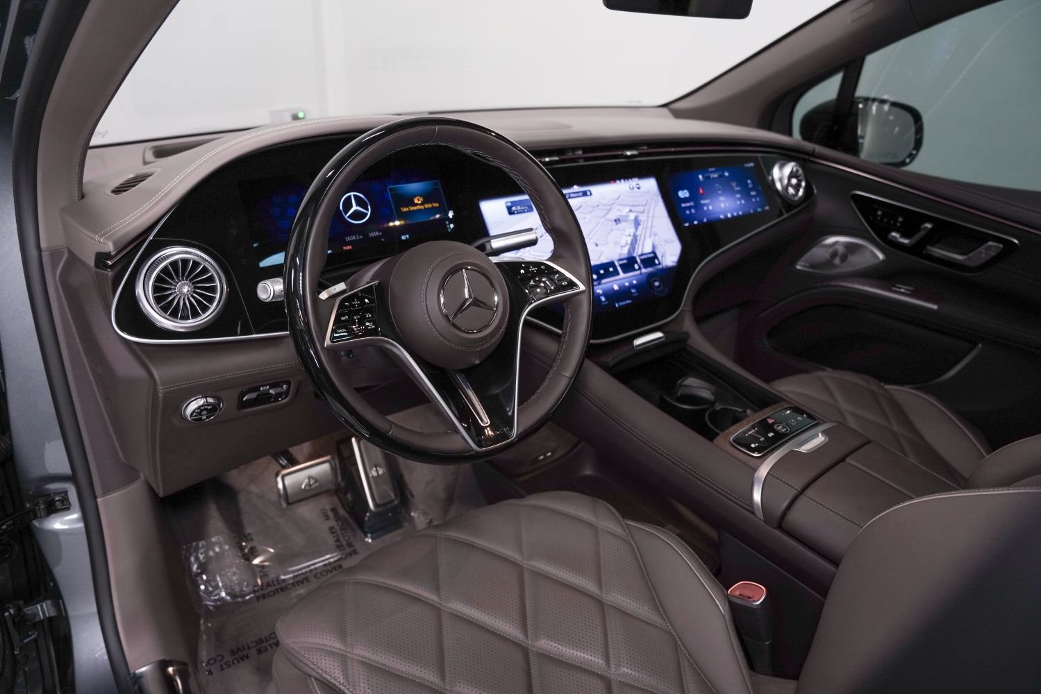 Used 2025 Mercedes-Benz Maybach EQS 680 4MATIC image 11