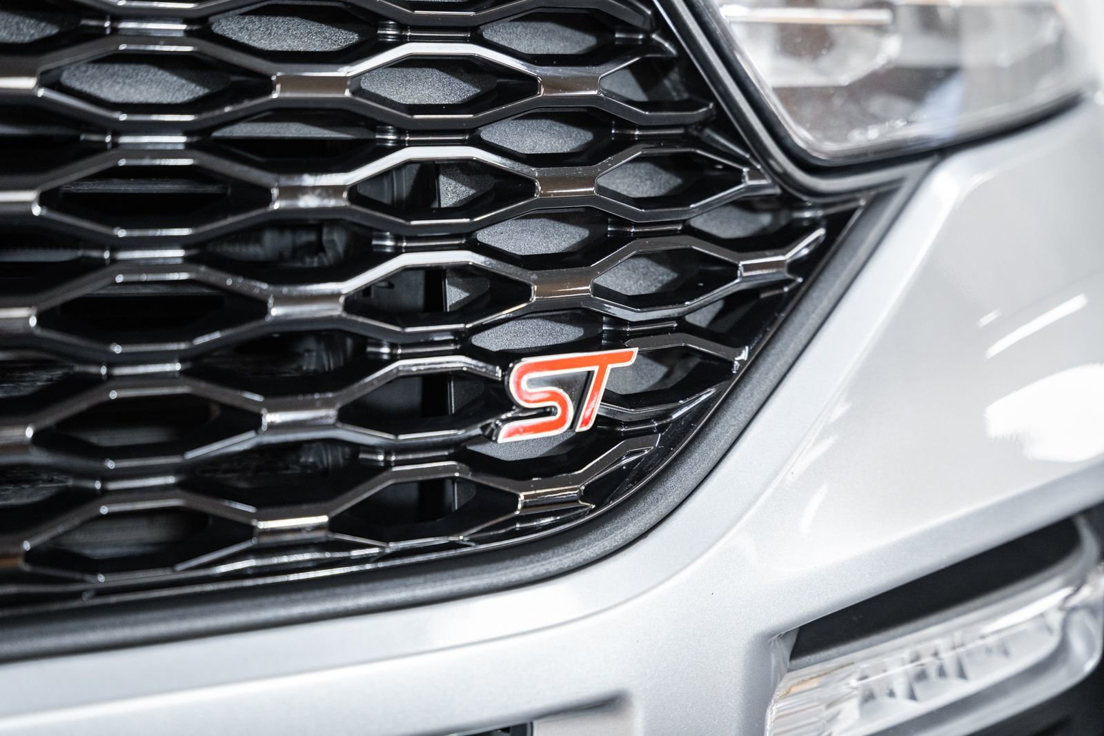 Certified 2020 Ford Explorer ST w/ ST Street Pack image 14