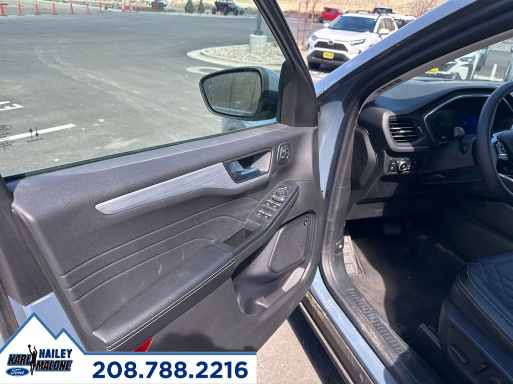 New 2024 Ford Escape SE w/ PHEV Premium Package FWD image 47