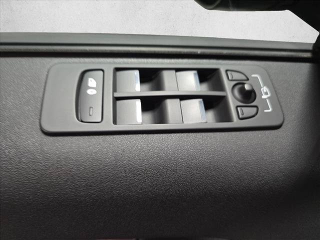 Used 2024 Land Rover Discovery Sport Dynamic SE AWD/4WD image 28