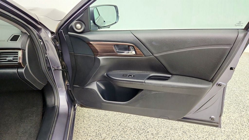 Used 2017 Honda Accord EX-L image 25
