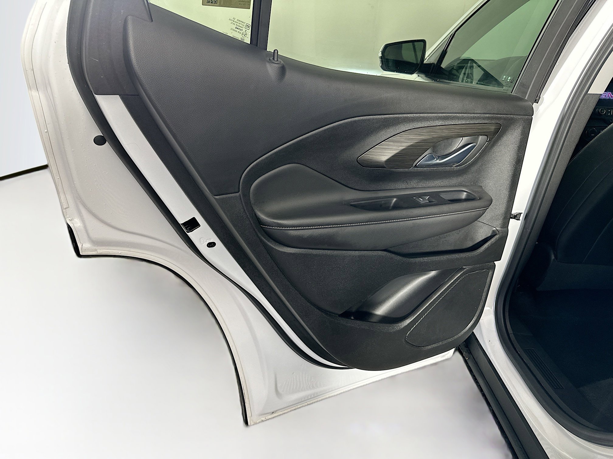 Used 2023 GMC Terrain SLT image 26