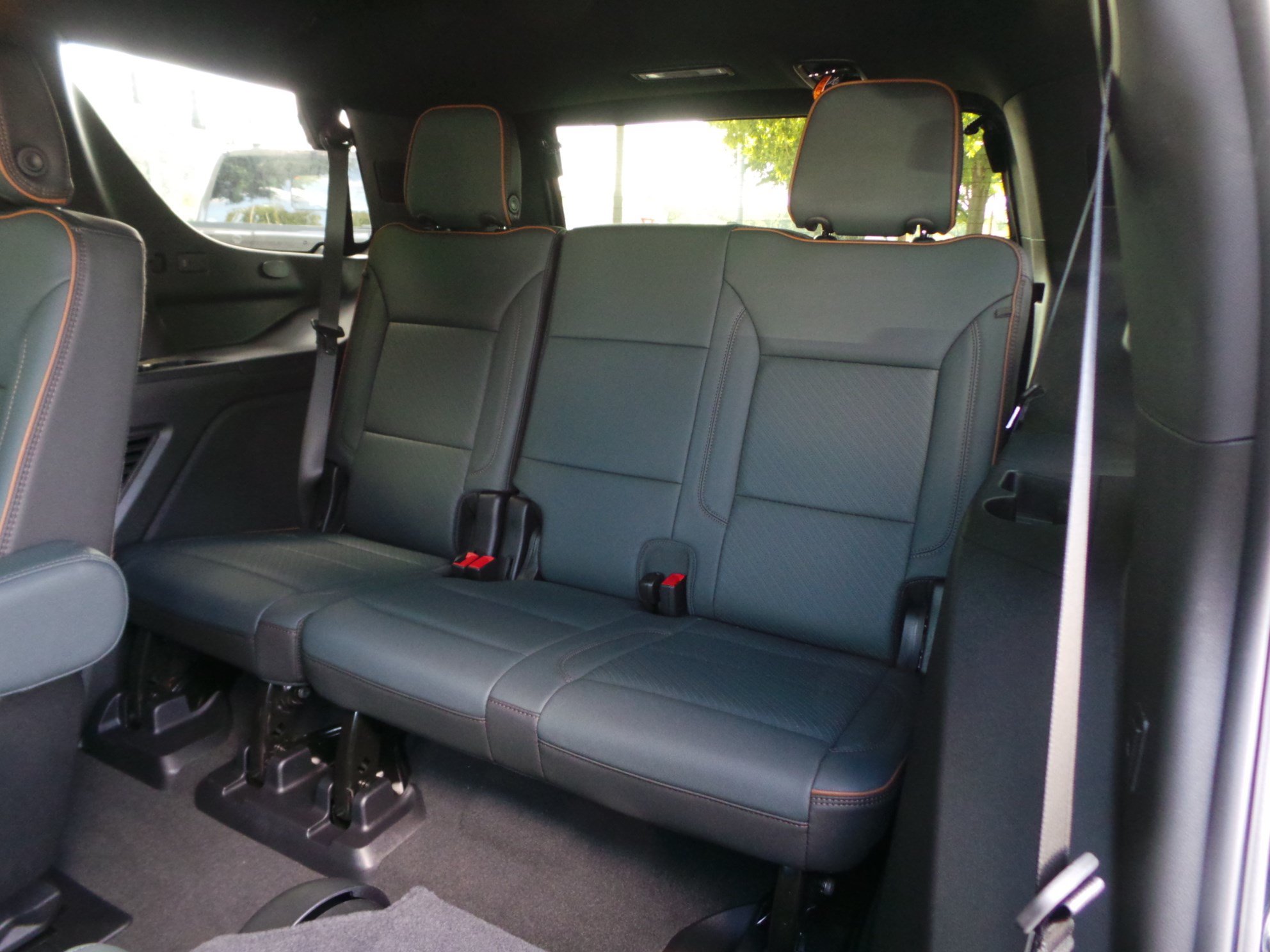 Used 2026 GMC Yukon AT4 AWD/4WD image 13