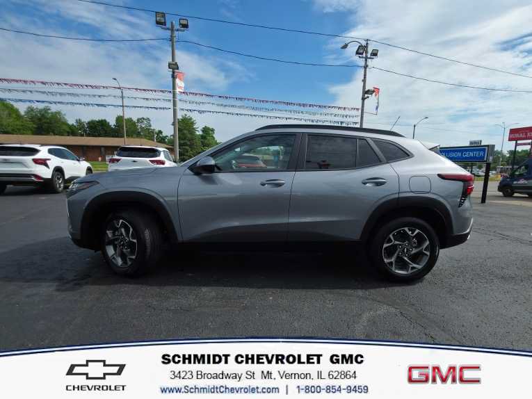 New 2026 Chevrolet Trax LT w/ Driver Confidence Package FWD image 8
