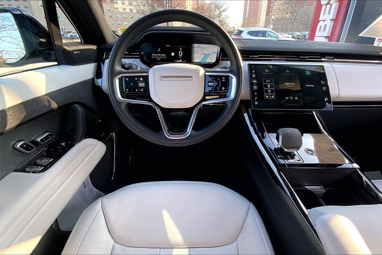 Used 2025 Land Rover Range Rover Sport S image 5