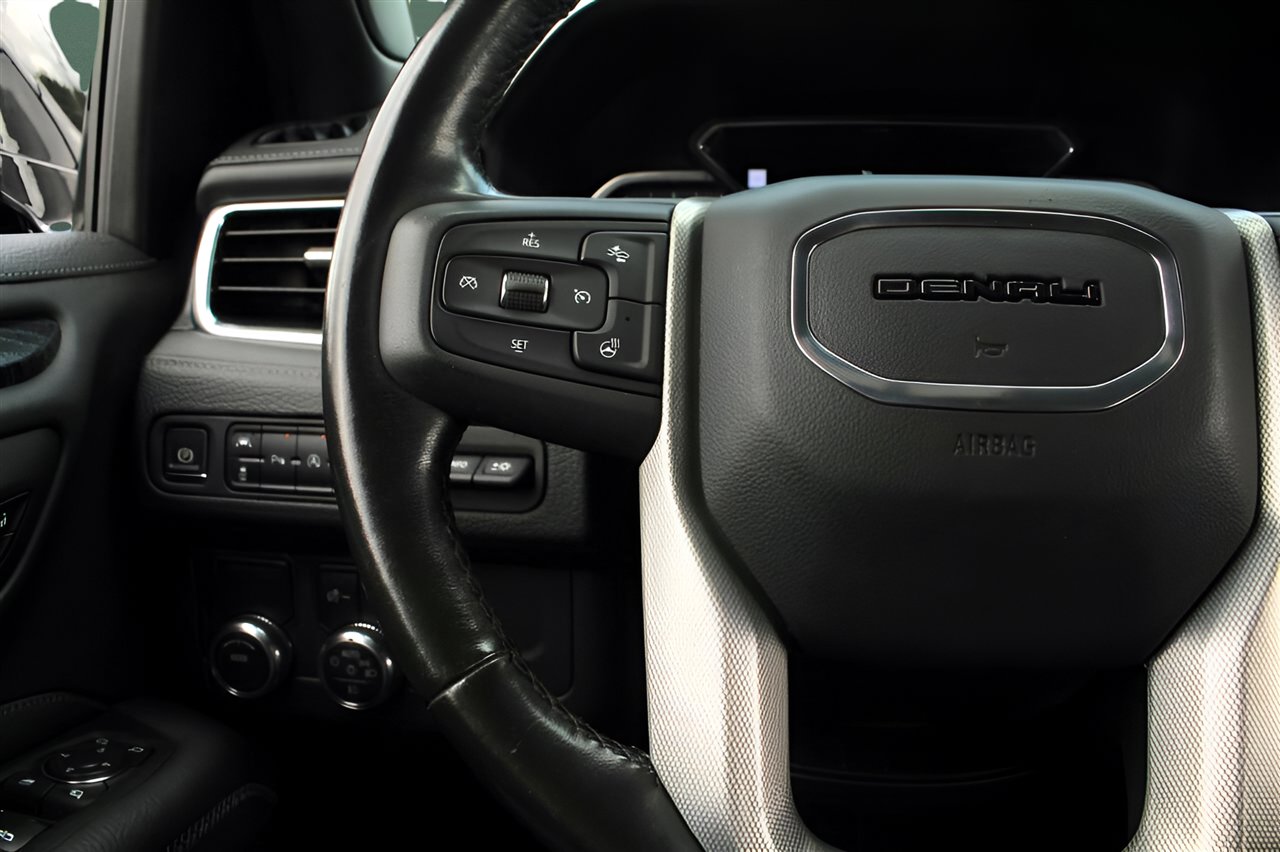 Used 2021 GMC Yukon XL Denali w/ Advanced Technology Package image 28