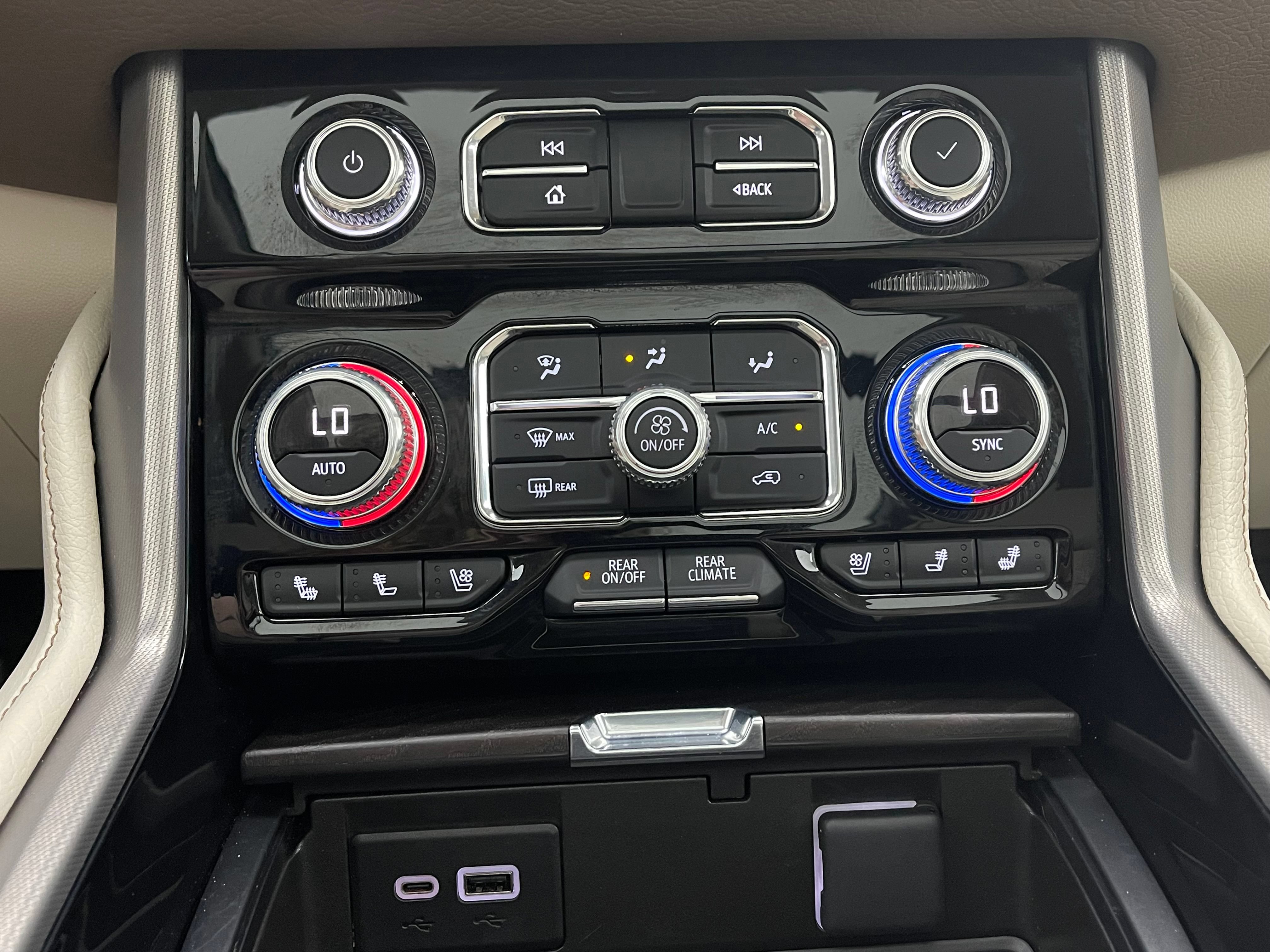 Used 2024 GMC Yukon Denali AWD/4WD image 36