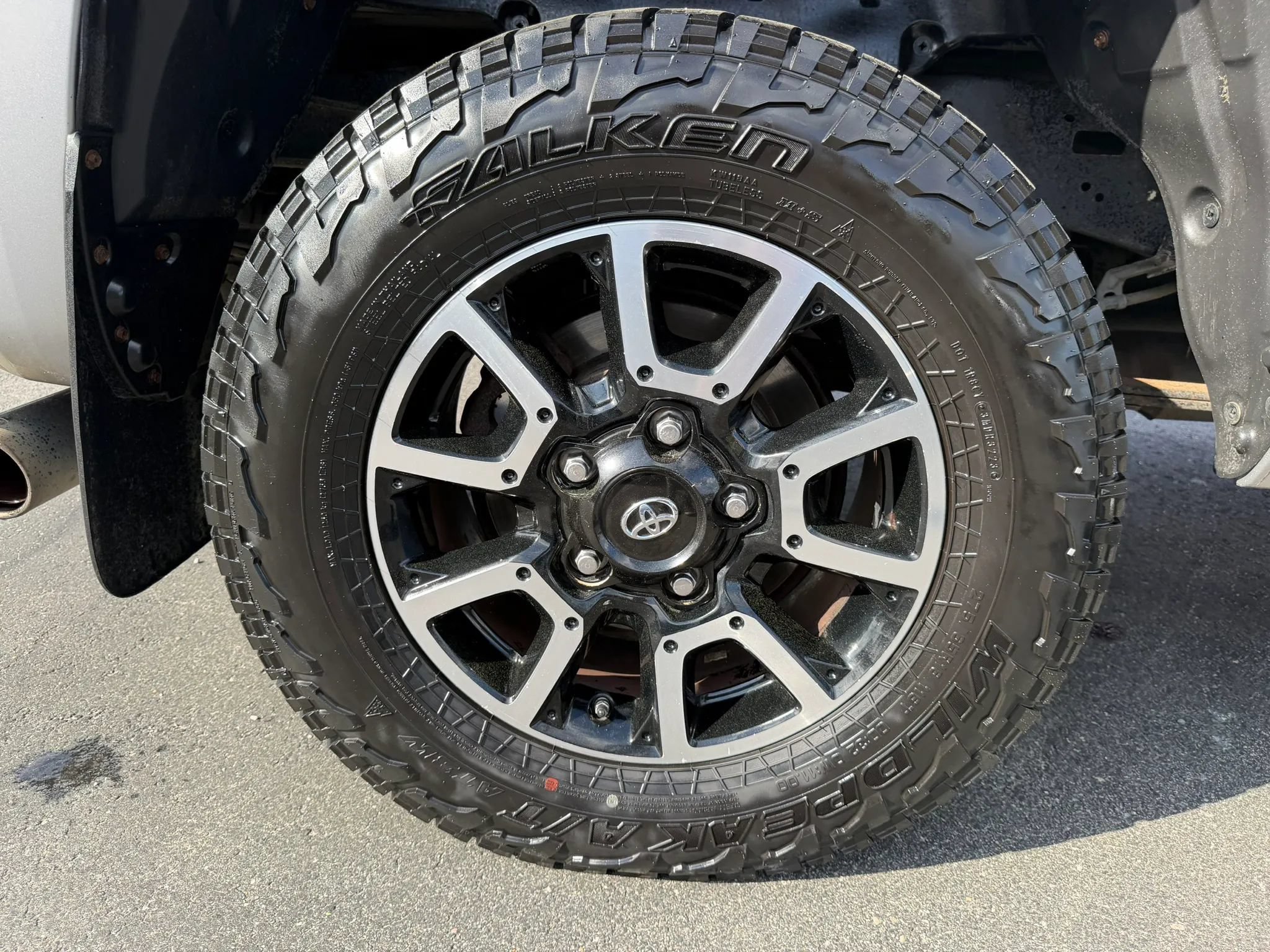 Used 2016 Toyota Tundra SR5 w/ TRD Off Road Package AWD/4WD image 39