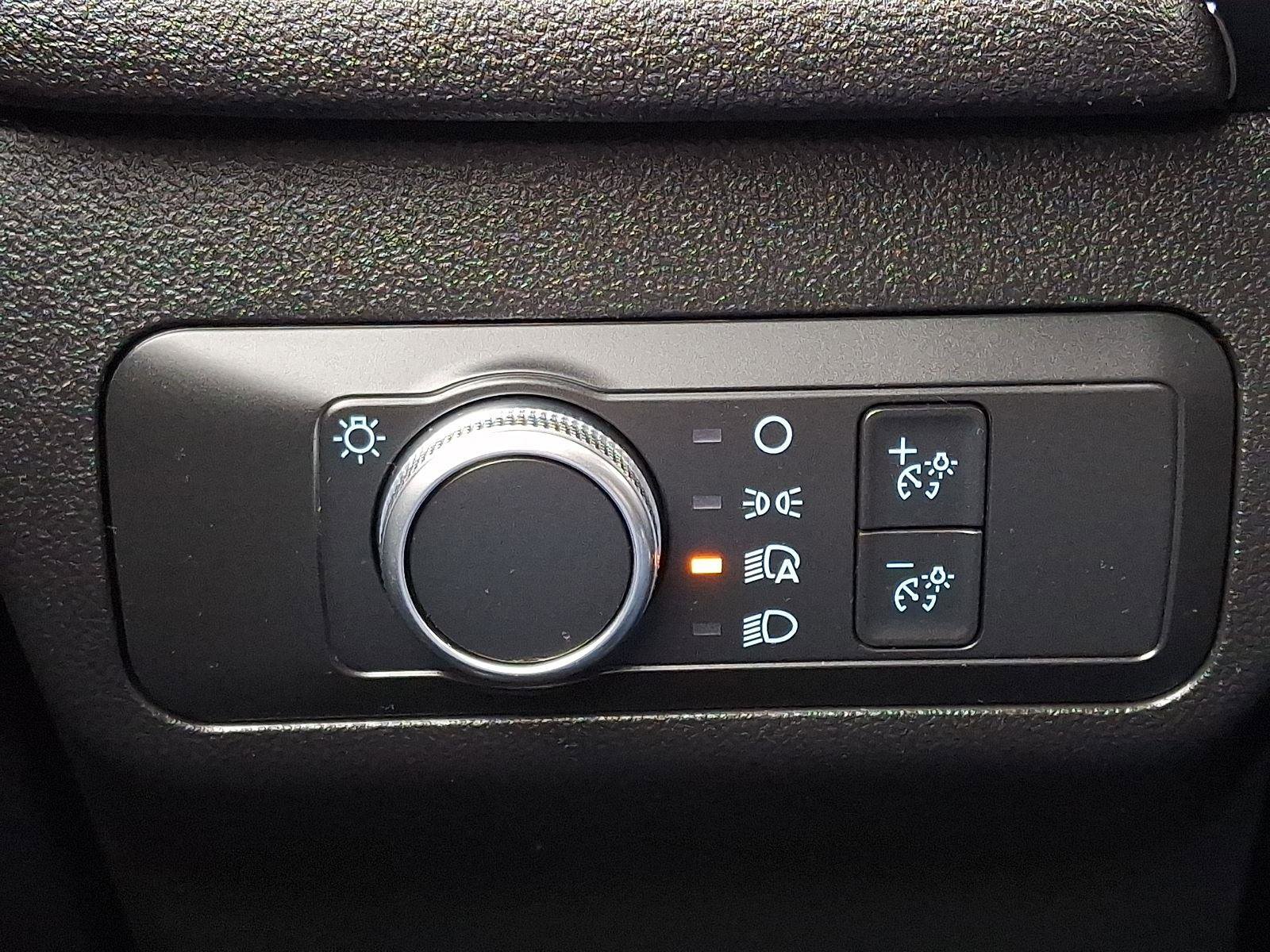 Used 2022 Ford Escape SE image 25