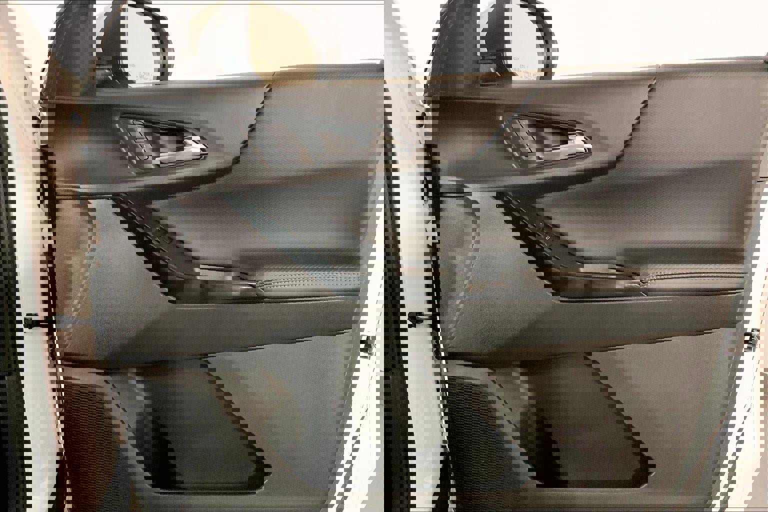 Used 2025 Chevrolet Equinox LT AWD/4WD image 25