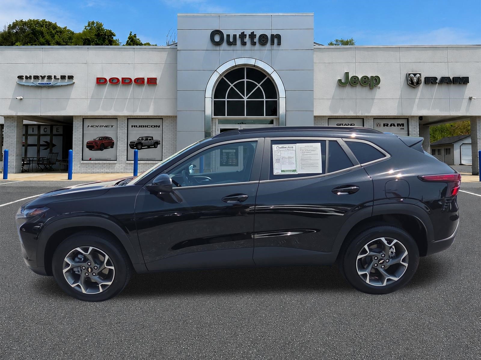 Used 2026 Chevrolet Trax LT FWD image 7