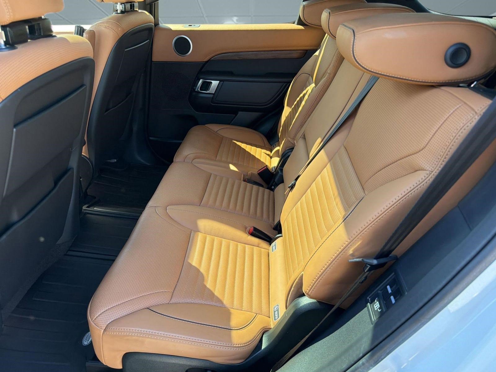 Used 2018 Land Rover Discovery HSE Luxury image 15