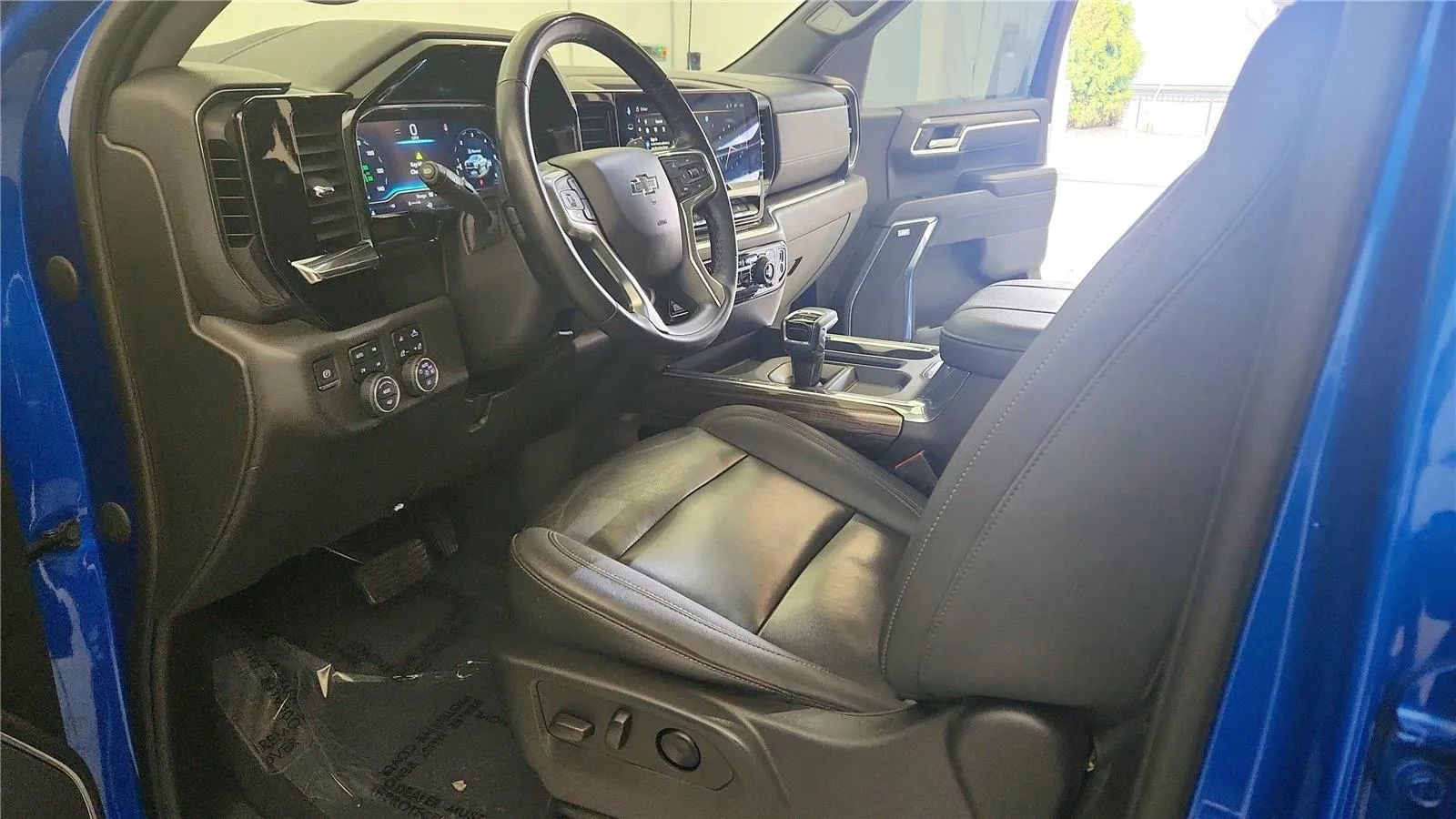 Used 2023 Chevrolet Silverado 1500 LT Trail Boss w/ LT Trail Boss Premium Package image 22