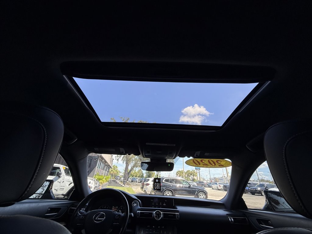 Used 2020 Lexus RC 300 w/ Accessory Package RWD image 18