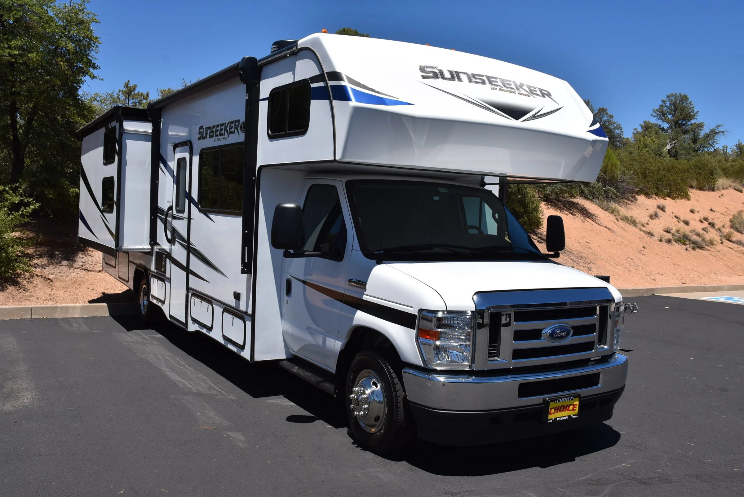 Used 2022 Ford E-450 and Econoline 450 Super Duty w/ Motorhome Prep Package RWD image 47