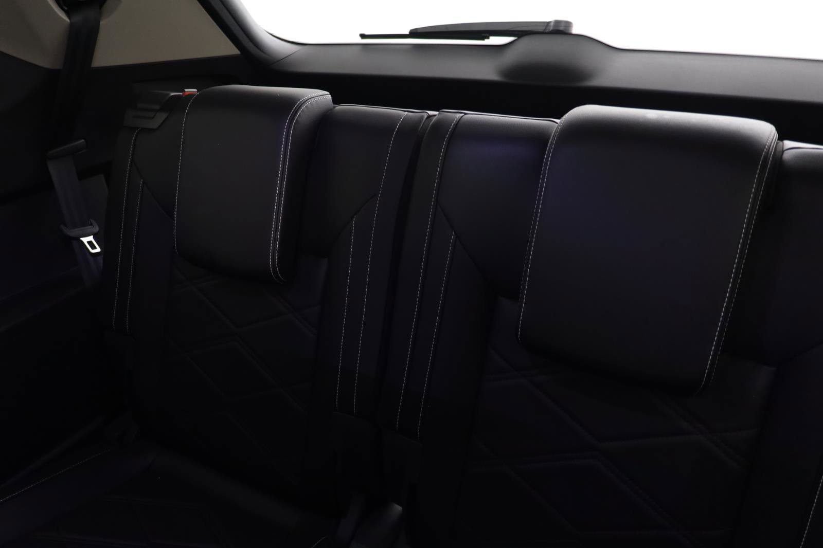 Certified 2024 Volkswagen Atlas SE w/ Black Wheel Package image 13