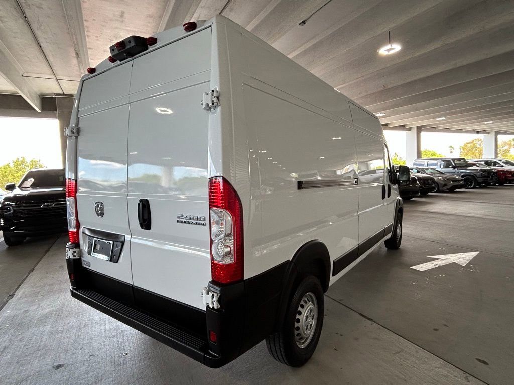 Used 2024 RAM ProMaster 2500 w/ Convenience Group image 5