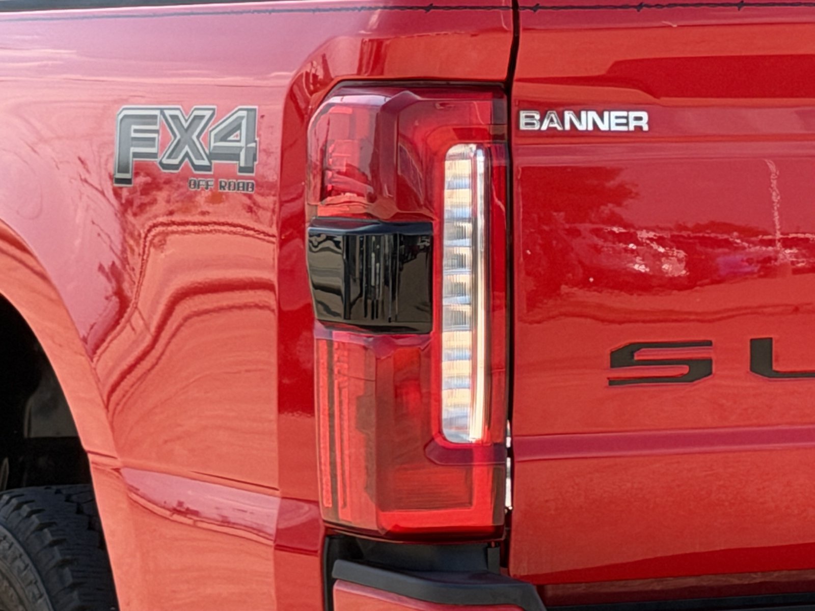 Used 2025 Ford F250 Lariat w/ Black Appearance Package AWD/4WD image 12