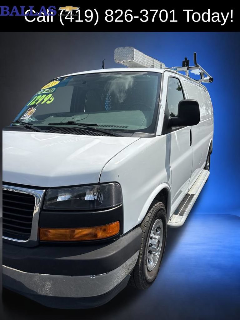 Used 2017 GMC Savana 2500 RWD image 2