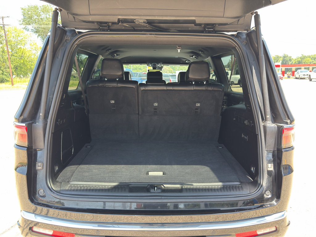 Used 2024 Jeep Wagoneer L Series II w/ Flexible Seating Group RWD image 10