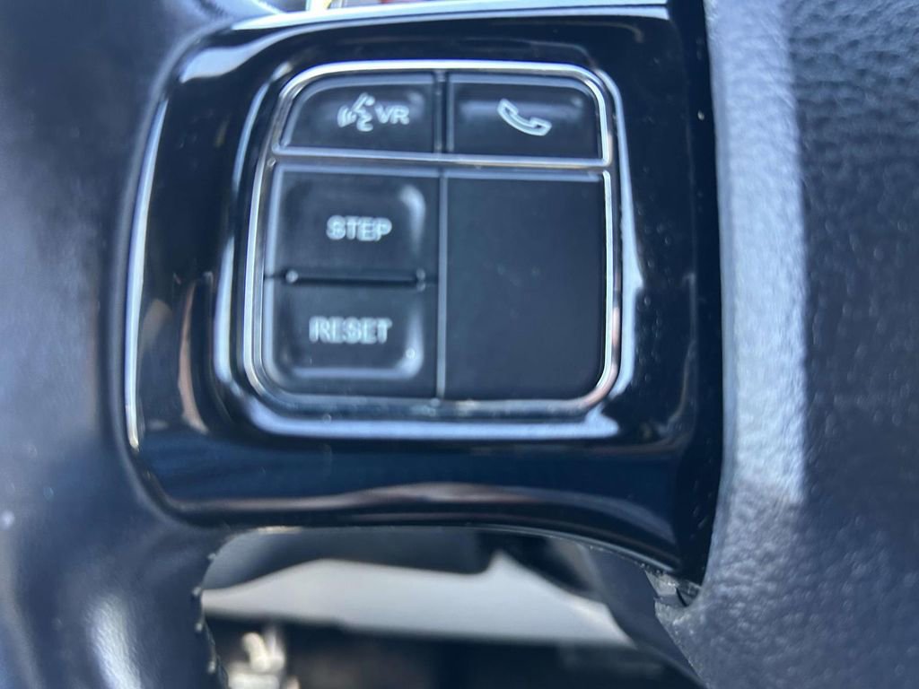 Used 2020 Dodge Grand Caravan SXT FWD image 19