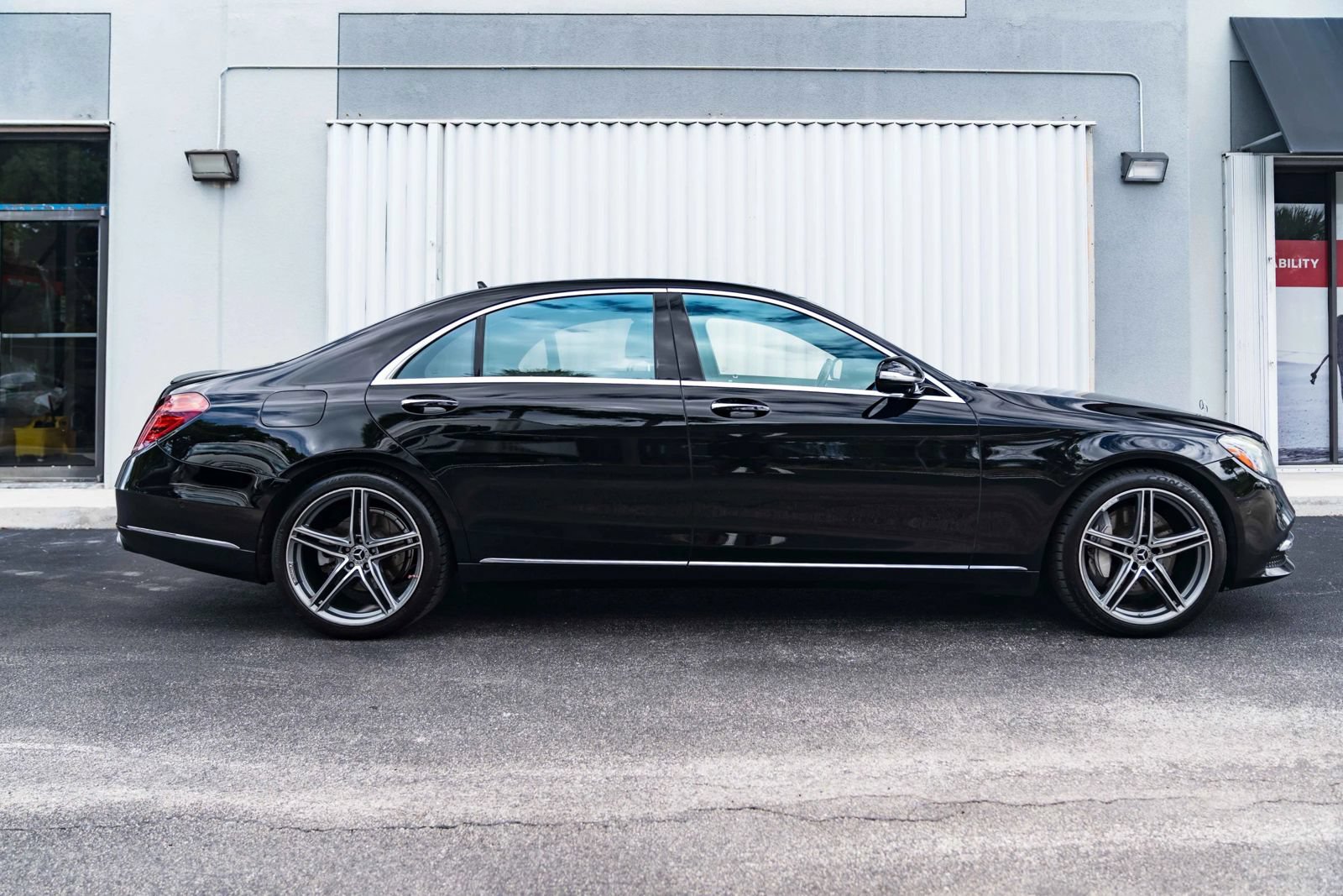 Used 2018 Mercedes-Benz S 450 4MATIC Sedan image 4